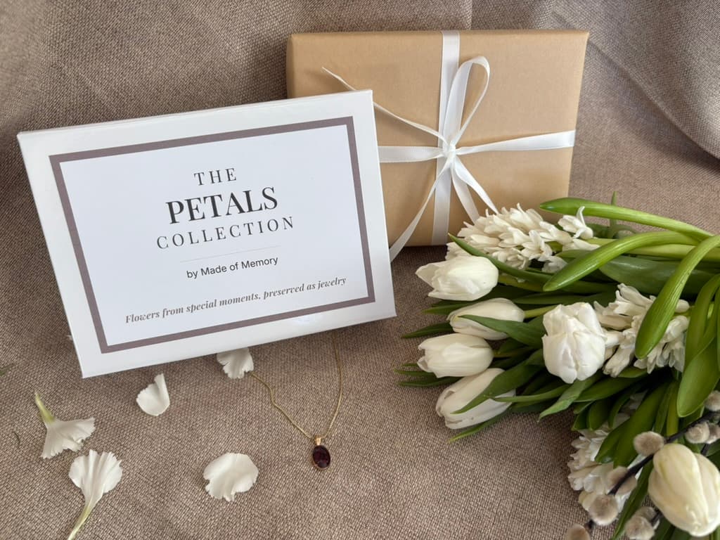 Flowers from special moments, preserved as jewelry.